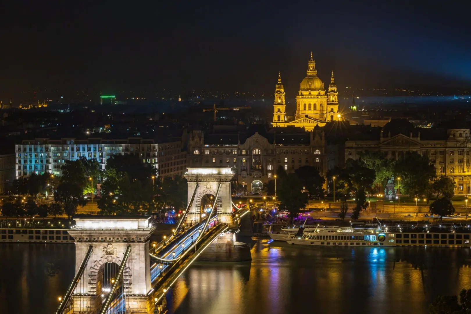 Budapest esti látképe